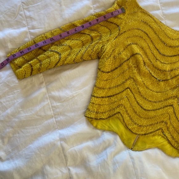 😍 Vtg Canary Yellow Silk & Beaded Top - Picture 11 of 11